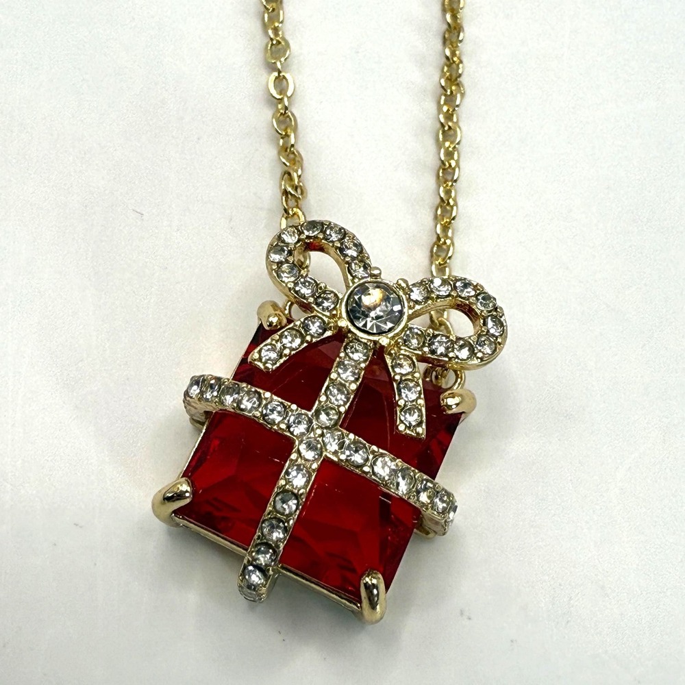 Vintage Gold Tone Red‎ Crystal Gift Box Pendant Necklace